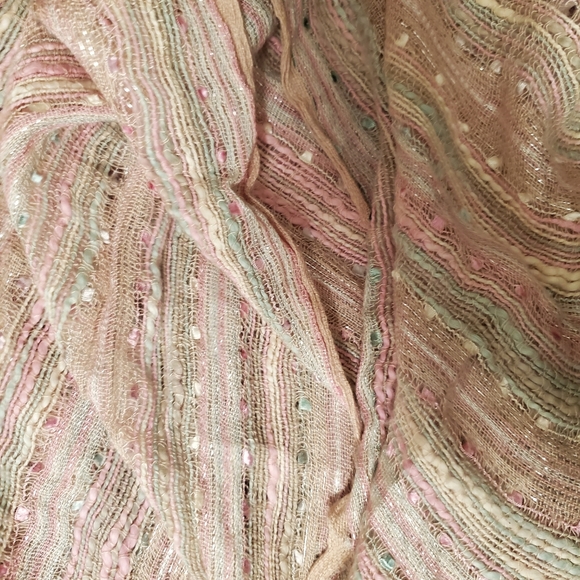 Le Chateau Scarf - Picture 3 of 13